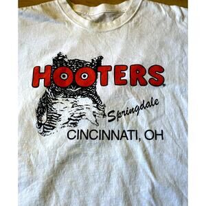 VTG 90s Hooters t-shirt Springdale, Cincinnati, OH Delightfully Tacky Mens XL